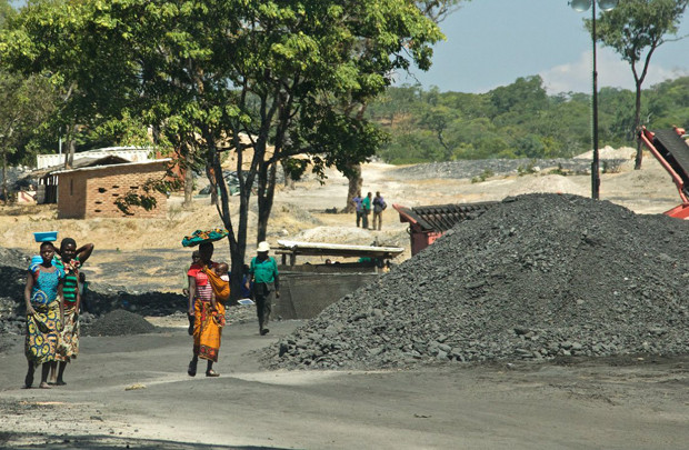 Ngành khai thác mỏ ở Malawi khiến người dân khốn đốn