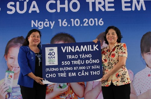 Vinamilk tặng sữa tại Cần Thơ doanhnhansaigon
