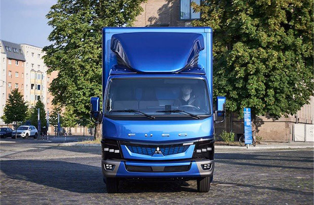 Daimler ra mắt xe tải nhẹ chạy điện FUSO eCanter