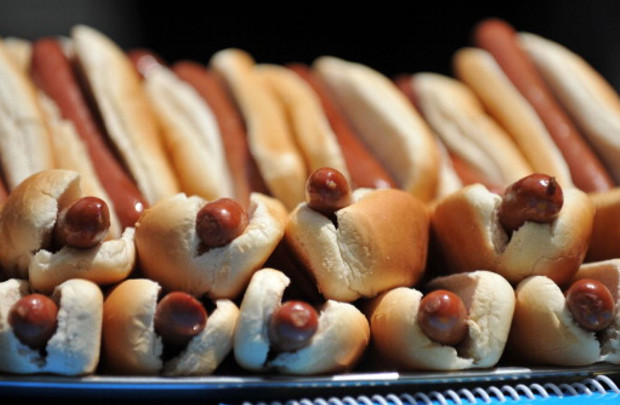 Hot dogs 