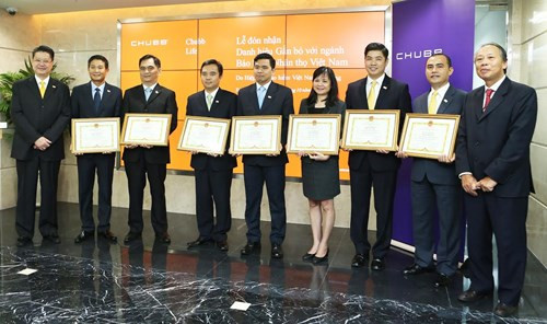 Thành viên Chubb Life Việt Nam được trao danh hiệu Cống hiến doanhnhansaigon