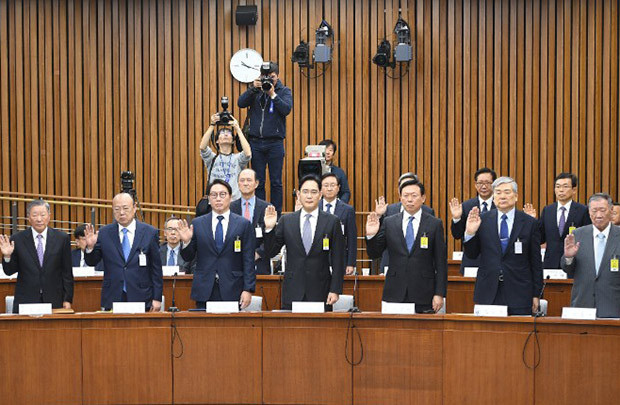 Hàn Quốc: Lãnh đạo chaebol phải điều trần vì scandal của Tổng thống