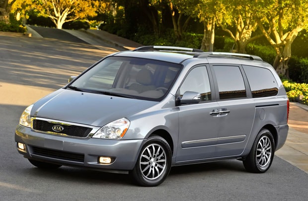 Hyundai thu hồi hơn 41.000 ô tô minivan lỗi nắp ca-pô mũi xe
