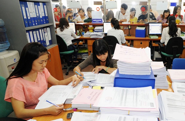 Từ 1/1, áp dụng quy định mới về phí môn bài, phí trước bạ ô tô 