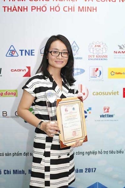 Giám đốc Công ty Cao Su Việt Nguyễn Liên Hương doanhnhansaigon