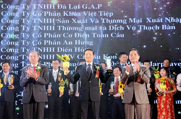 TGĐ Chubb Life Việt Nam nhận danh hiệu “Doanh nhân Thương mại Dịch vụ Xuất sắc năm 2016”