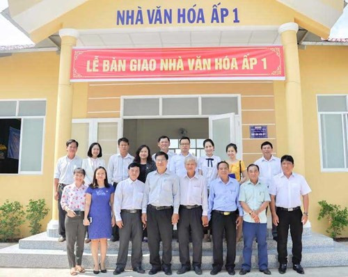 Benthanh Group tặng Nhà văn hóa Tiền Giang doanhnhansaigon