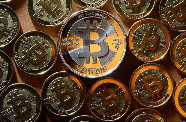 Giá tiền ảo Bitcoin lần đầu vượt ngưỡng 2.000 USD