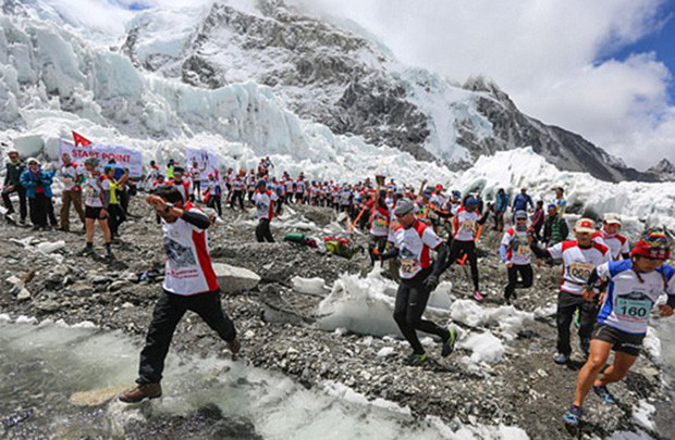 Lắm chiêu giả mạo chinh phục đỉnh Everest