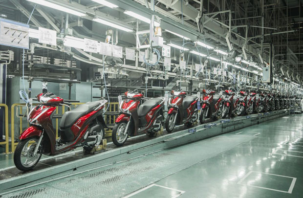 Honda Việt Nam bán ra hơn 2,1 triệu xe máy