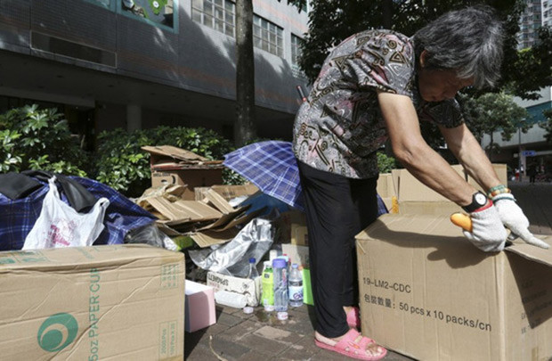 “Những bà già thùng carton” tại Hong Kong