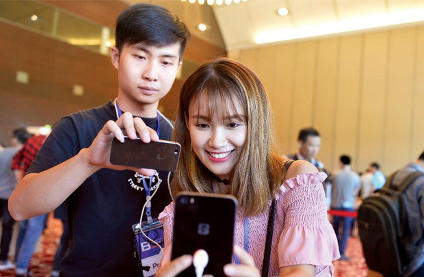 Thị trường smartphone Việt: Đường dài mới biết ngựa hay