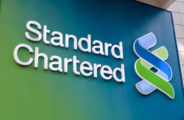 Standard Chartered hỗ trợ chăm sóc mắt cho công nhân 