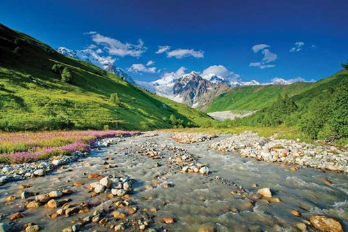 Phong cảnh trên dãy Caucasus