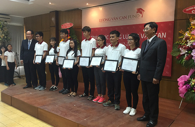 85 Sinh viên nhận học bổng Lương Văn Can năm học 2017-2018