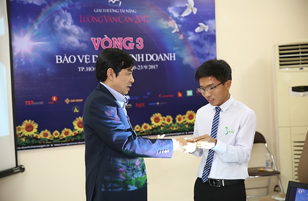 Xác định đối thủ cạnh tranh: Phải biết người, biết ta