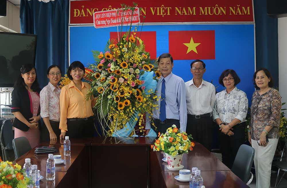HUBA nhận chúc mừng nhân kỷ niệm Ngày Doanh nhân Việt Nam
