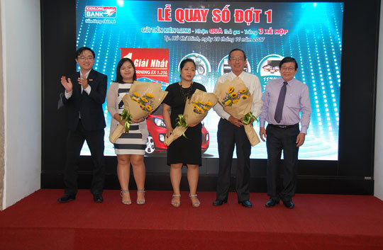 Kienlong Bank trao thưởng cho 22 khách hàng may mắn