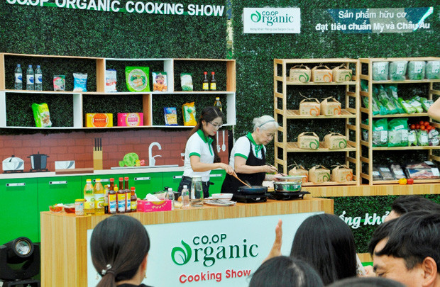 Quảng bá thực phẩm sạch bằng show nấu ăn tại Co.opmart