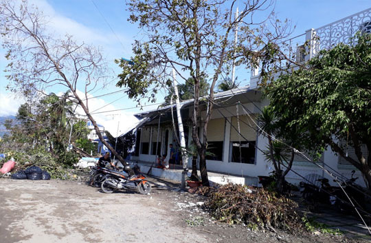 Kienlongbank hỗ trợ bà con khắc phục thiệt hại sau cơn bão Damrey