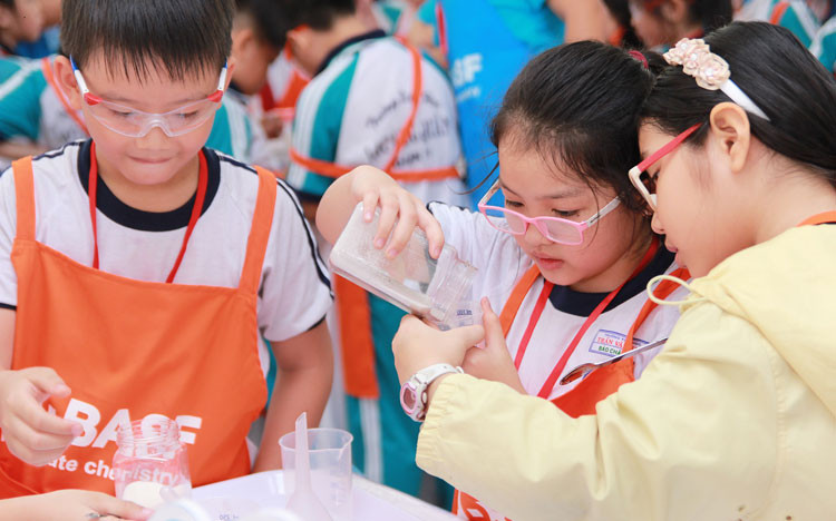 BASF mang đến trẻ em Việt Nam chương trình giáo dục tương tác năm thứ 7