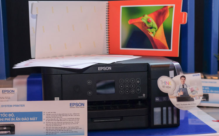 Epson ra mắt máy in phun mực hệ thống và máy chiếu tại Việt Nam.