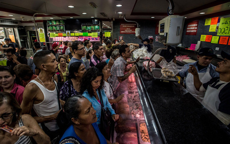 Lạm phát phi mã, người dân Venezuela chật vật sinh tồn