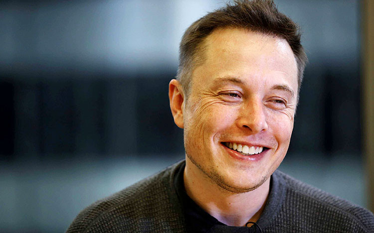 Elon Musk đã được dạy dỗ như thế nào để trở nên kiệt xuất?
