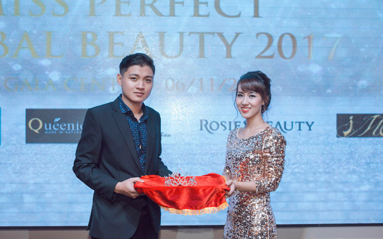 Huy Thanh Jewelry chế tác vương miện á Miss Perfect Global Beauty 2017 tại Hàn Quốc