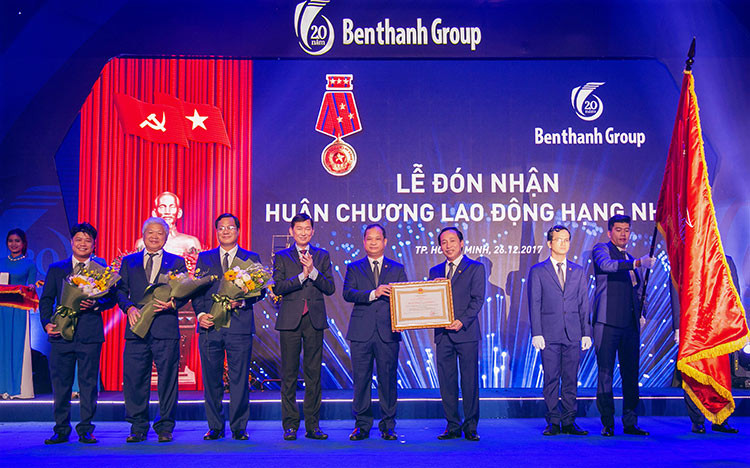 Benthanh Group đón nhận Huân chương Lao động hạng Nhất
