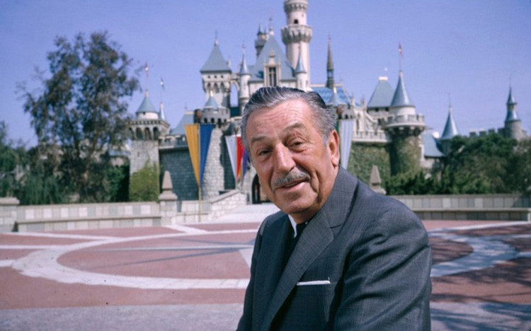 Walt Disney: Muốn sống trong mơ thì hãy ngưng ảo tưởng