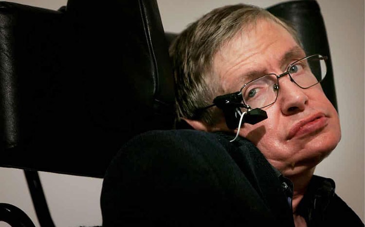 Nhìn lại cuộc đời phi thường của Stephen Hawking qua ảnh