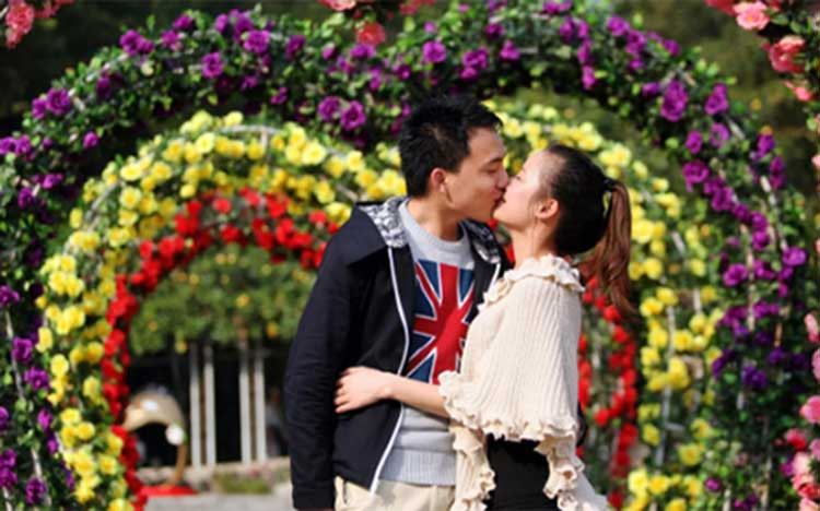 Trường cao đẳng Trung Quốc cấm sinh viên hôn nhau