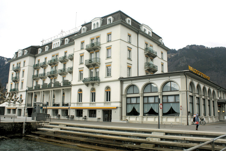 Seehotel Waldstatterhof - khách sạn cổ ven bờ hồ