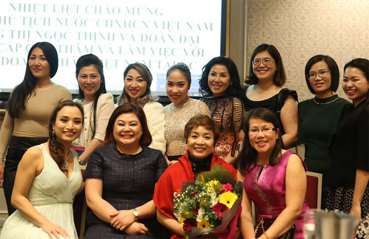 Các thành viên trong Ban điều hành Câu lạc bộ Hội Nữ Doanh nhân Úc – Việt