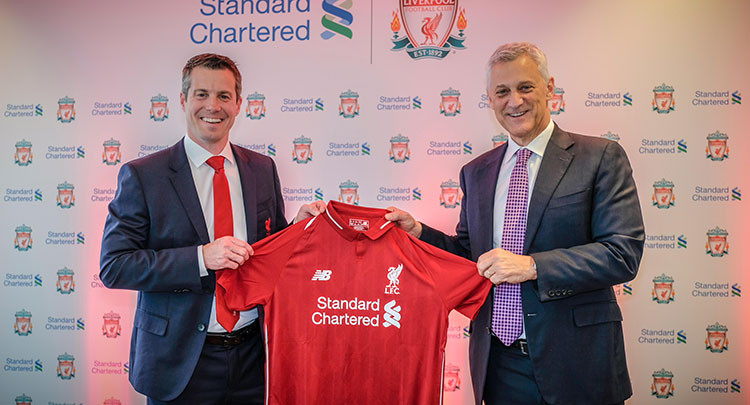 Standard Chartered và CLB Liverpool gia hạn hợp đồng tài trợ