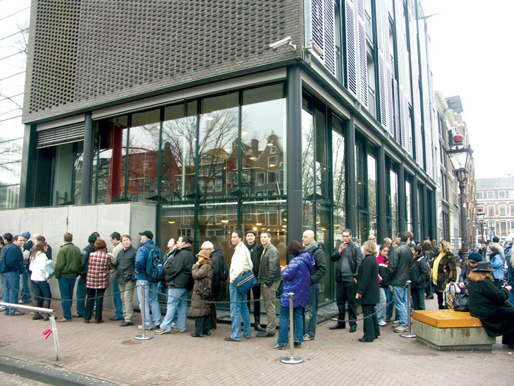 Xếp hàng vào nhà Anne Frank, Amsterdam