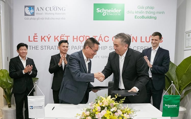 Schneider Electric ký hợp tác với gỗ An Cường