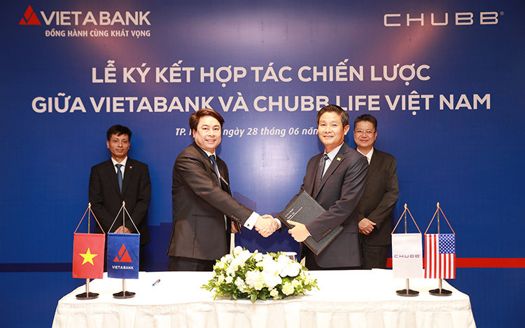 Chubb Life Việt Nam và Ngân hàng TMCP Việt Á chính thức hợp tác phân phối sản phẩm bảo hiểm