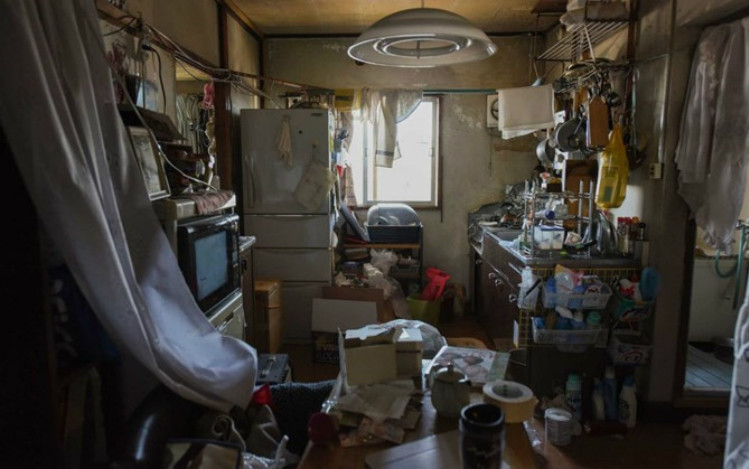 Dân số Nhật Bản ngày càng già nua và ít đi khiến những công ty như Tail Project làm không hết việc. Đây là một căn phòng cần dọn dẹp sau khi chủ nhân qua đời.