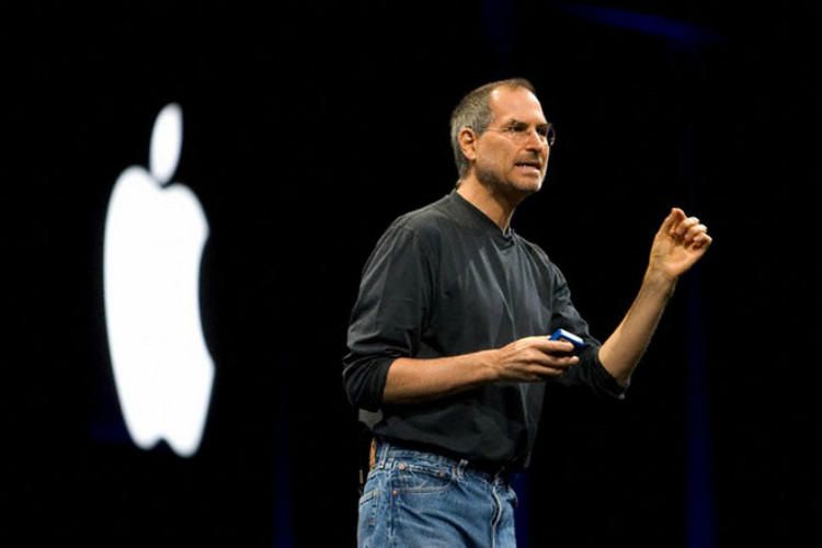 Steve Jobs - sáng lập Apple.
