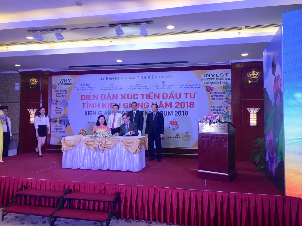 Lễ ký kết Bản ghi nhớ hợp tác giai đoạn 2018-2021 giữa HUBA và Trung tâm Xúc tiến Thương mại, Đầu tư và Du lịch tỉnh Kiên Giang