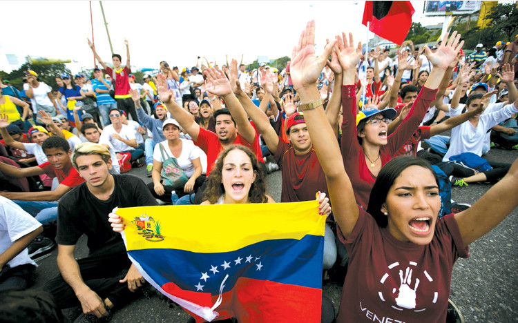 Venezuela: Khủng hoảng kinh tế và thế kẹt địa - chính trị