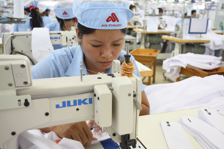 Dệt may, da giày Việt Nam đón dòng đầu tư đang dịch chuyển