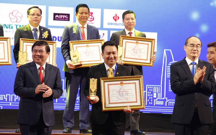 CEO PNJ Lê Trí Thông được vinh danh giải thưởng Doanh nhân TP.HCM tiêu biểu 2018