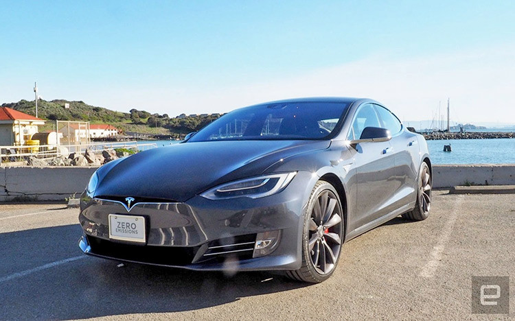 Tesla ngừng cung cấp lựa chọn nội thất của xe Model S và X