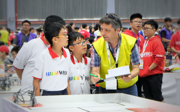 Đoàn Việt Nam giành giải Future Innovator tại cuộc thi Robotics quốc tế WRO 2018 tại Thái Lan