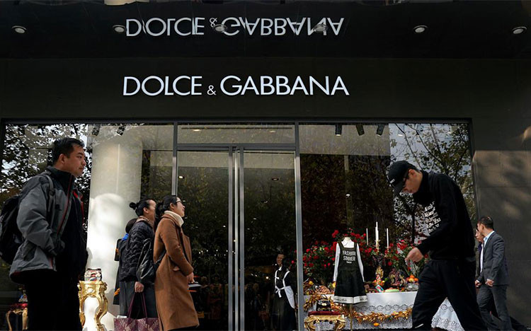 Dolce & Gabbana sắp gặp khó vì bị thương mại điện tử Trung Quốc tẩy chay?