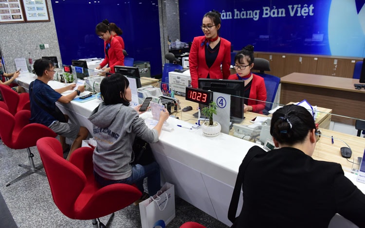 Hàng ngàn quà tặng và lãi suất lên đến 8,6% khi gửi tiết kiệm