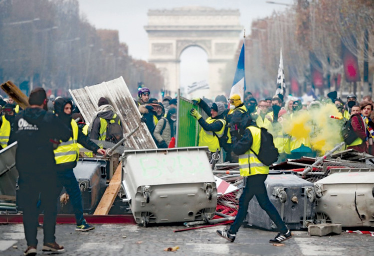 Nước Pháp trong làn sóng biểu tình